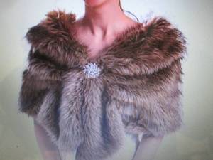 lot 27 image: EVAZEN Sleeveless Faux Fur Shawl Re...