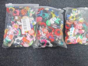 lot 53 image: 3- 100ct Pks Shoe Charms...