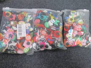 lot 54 image: 3- 100ct Pks Shoe Charms...