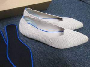 lot 76 image: Ladies Size 9 Tan Flats...