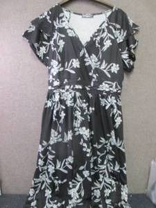 lot 90 image: Ladies Medium Dress...