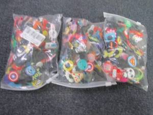 lot 98 image: 3- 100ct Pks Shoe Charms...