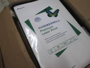 lot 142 image: 2 reams Hammermill 11x17 Premium La...