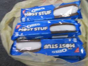 lot 225 image: 12- 3 oz Oreo Most Stuf...
