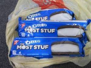 lot 226 image: 12- 3 oz Oreo Most Stuf...