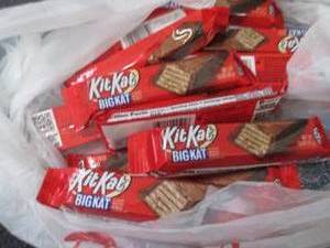 lot 271 image: 12- 1.5 oz KitKat Big Kats...