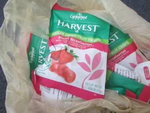 lot 328 image: 12 pks Harvest Strawberry Fruit Cri...