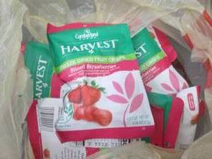 lot 329 image: 12 pks Harvest Strawberry Fruit Cri...