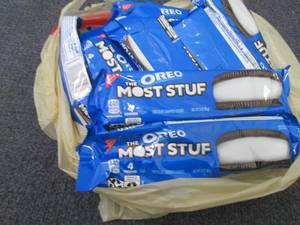 lot 332 image: 12- 3 oz Oreo Most Stuf...
