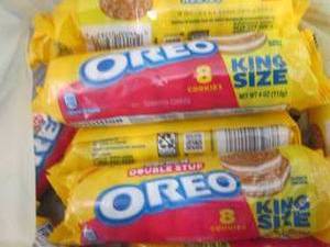 lot 327 image: 12- 4.oz Oreos Golden Double Stuf...