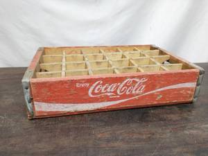 lot 15 image: Red Coca Cola Crate