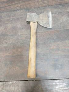 lot 31 image: Vintage Wards Master Quality Hewing Hacket