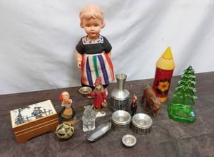 lot 40 image: Collection of Dcor