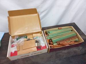 lot 43 image: Vintage Building Toys