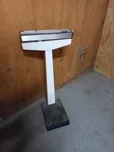 lot 62 image: Health Scale By Health O Meter