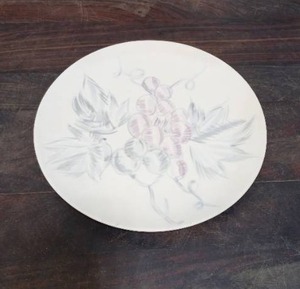lot 94 image: Old Red Wing True China Grape Plate