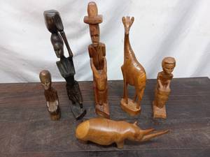 lot 110 image: Collection Of Hand Carved Wood Dcor