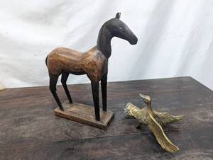 lot 209 image: Two Pieces Of Animal Dcor