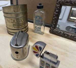 lot 62 image: Ecclectic mix of Antiques, Vintage and Collectible Items