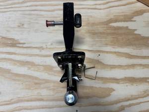 lot 17 image: Ultra-Tow XTP Series Multi Use Hitch, ball or pintal