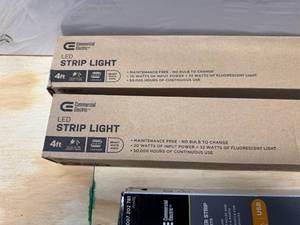 lot 113 image: Pair of LED Striplights 4 and 36 Power Strip, 6 outlets