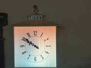 lot 11 image: Hamms Lighted Clock