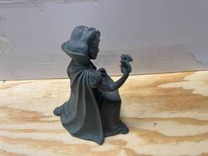 lot 16 image: Disney Snow White Sculpture