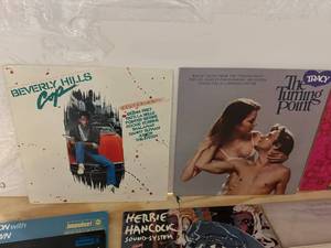 lot 123 image: Classic Vinyl Collection - Billy Joel, Carpenters, Eric Clapton, The Fifth Dimension plus many more