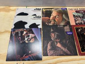 lot 125 image: Country Artist on classic Vinyl - Oak Ridge Boys, Kenny Rogers and more