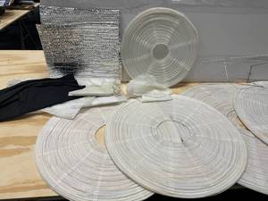 lot 129 image: White Chinese Lanterns and accessories