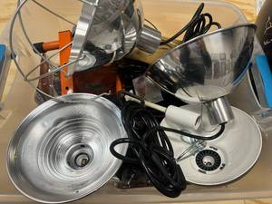 lot 187 image: Tote of Light Fixtures