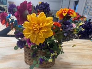 lot 185 image: Beautiful Bouquet of Artificial Flowers in a Wicker Basket