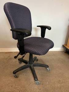 MSRP $500 Each High Quality OM Office Master Patriot PA55 and PA55CLS Office Reception Front Desk Chair - Both In Great Working Condition