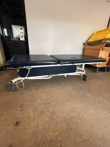MSRP $3000 Sammons Preston Power High Lo Patient Treatment Table PT Clinic 2 Section Bed - Great Working Condition
