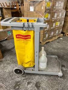 Rubbermaid Heavy Duty Janitorial Cleaning Cart with Portable Garbage Trash Bag - Good Condition