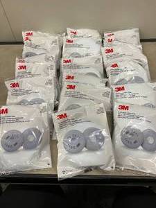 MSRP $180  Lot of 18 New In Package 3M 2071 Particulate Mask Filter P95 Pairs - Exp 526&nbsp
