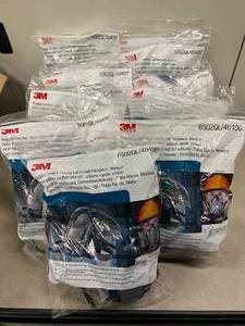 MSRP $300  Lot of 10&nbspNew In Package&nbsp3M 6502QL49490 Rugged Comfort Quick Latch Half Facepiece Reusable Respirators Medium