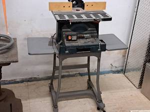 lot 485 image: Black & Decker Table Router with Rolling Stand