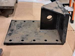 lot 491 image: 10-Hole Machine Mount