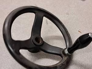 lot 498 image: 6 Machinist Rotary Handle