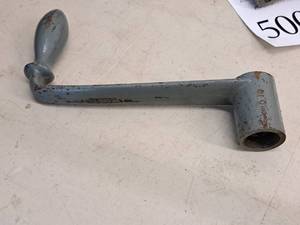 lot 499 image: 8 3 -Grip Machinist Crank Handle