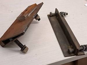 lot 495 image: Lot of (2) Machining Lock Down MountsClamps
