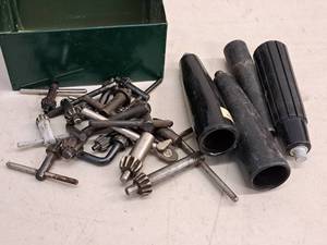 lot 527 image: Assorted Handles and Chuck Keys with Metal Box