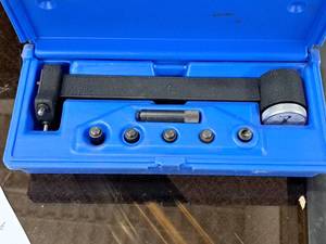 lot 567 image: Central Tools Cylinder Bore Gauge with Case