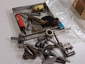 lot 554 image: Metal Tool Tray with Misc. Machining Parts, Tools and Accessories