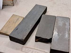 lot 644 image: Lot of (4) Assorted Sharpening Stones