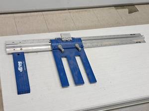 lot 656 image: Kreg Rip Cut Circular Saw Guide Rail