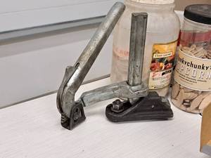 lot 657 image: Machinists Ratchet Clamp