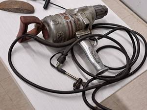 lot 650 image: Milwaukee Heavy Duty 34 Drill