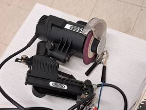 lot 651 image: Oregon Bar-Mounted Minigrinder 12 Volt with Extra Discs